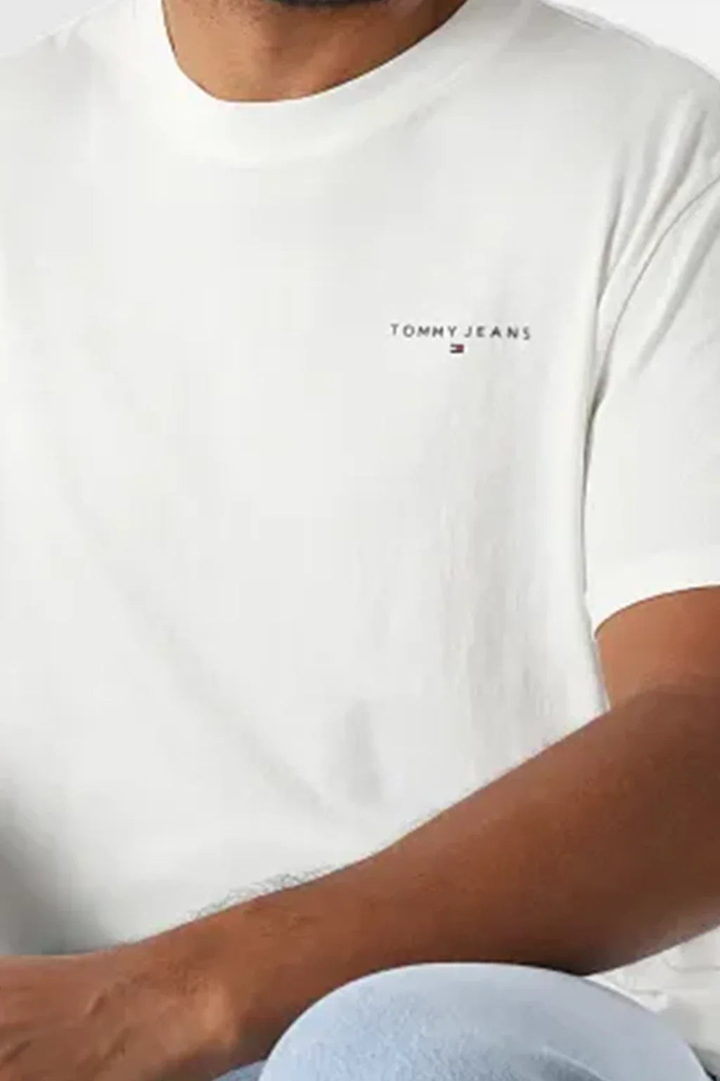 Tommy Jeans Slim Linear Chest Logo