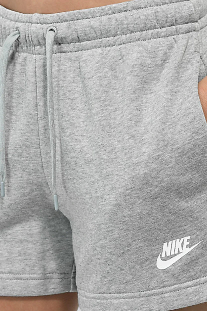 Nike Standard Fit Mid Rise Shorts